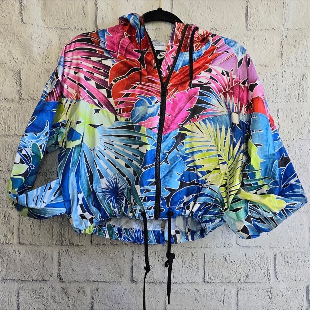 Nike NWT Sportswear Color Floral Hyper Femme Windbreaker Jacket Women's Small‎